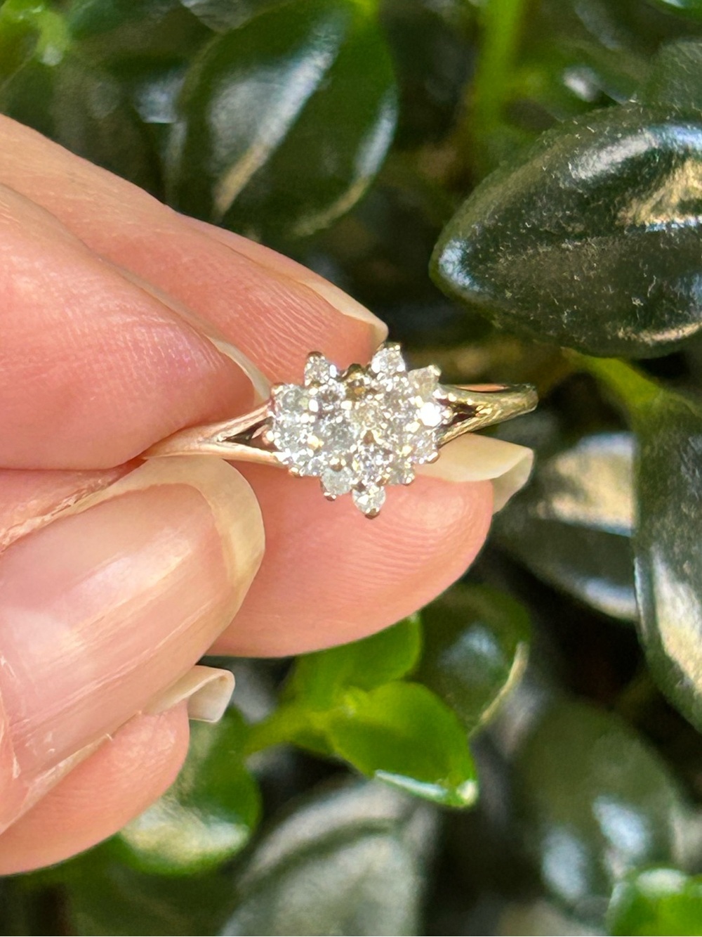 Vintage 10K SOLID GOLD and Natural Diamond Ring